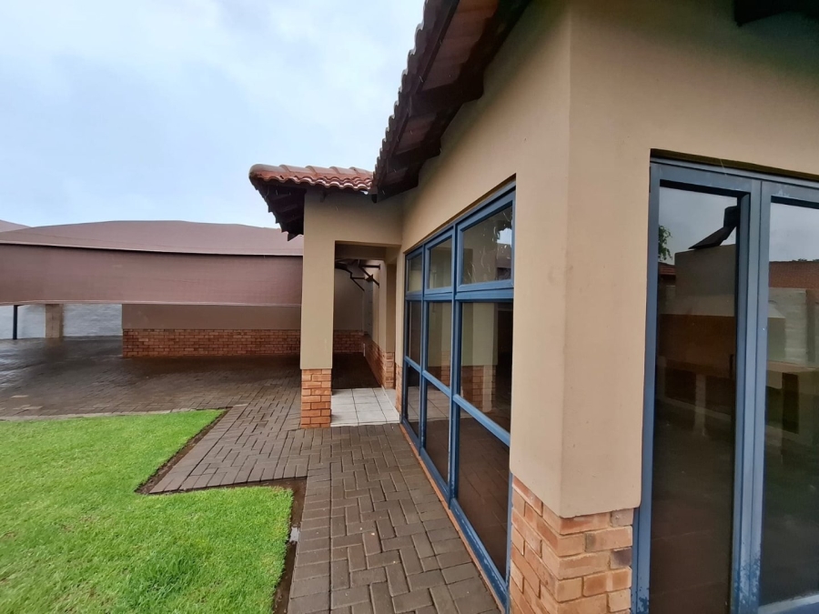 4 Bedroom Property for Sale in Waterkloof East North West